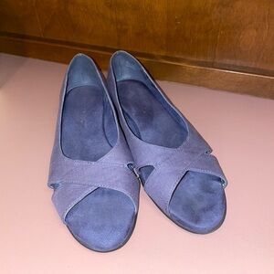 Aerosoles Silver Platter Navy Shoes size 6